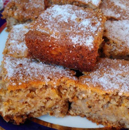 сладкиш с ябълки